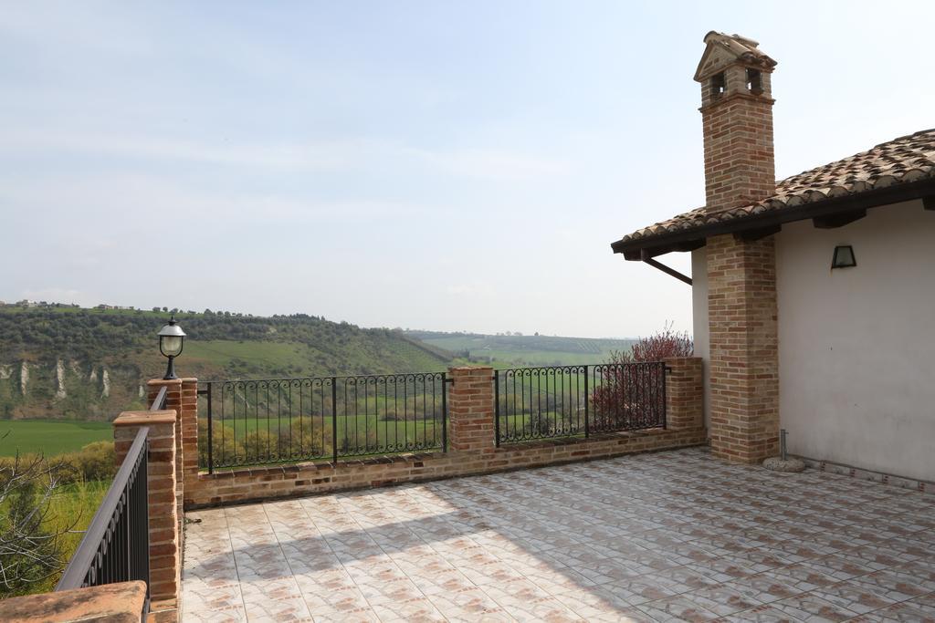 La Locanda Del Picchio Country House Morro dʼOro Esterno foto