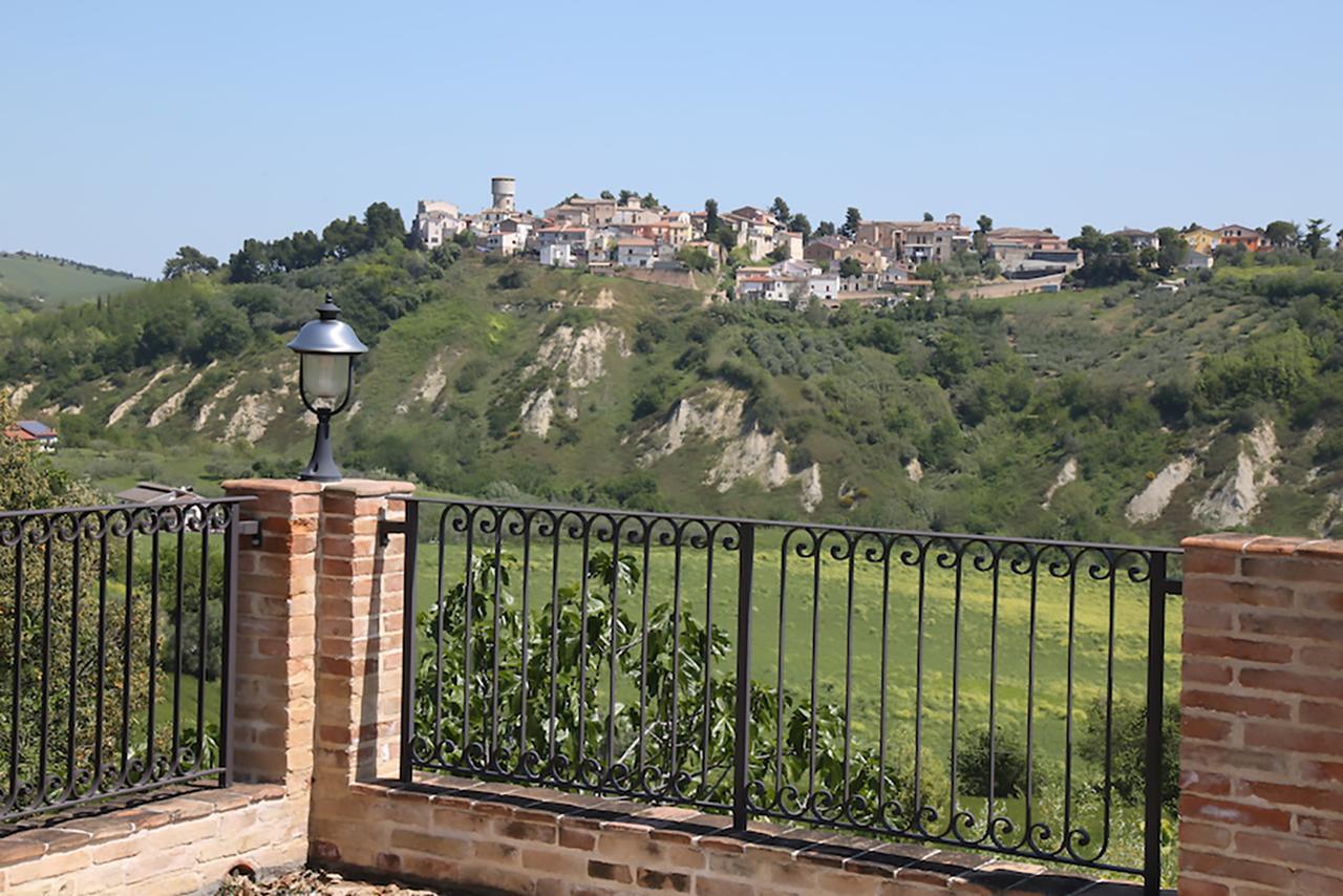 La Locanda Del Picchio Country House Morro dʼOro Esterno foto