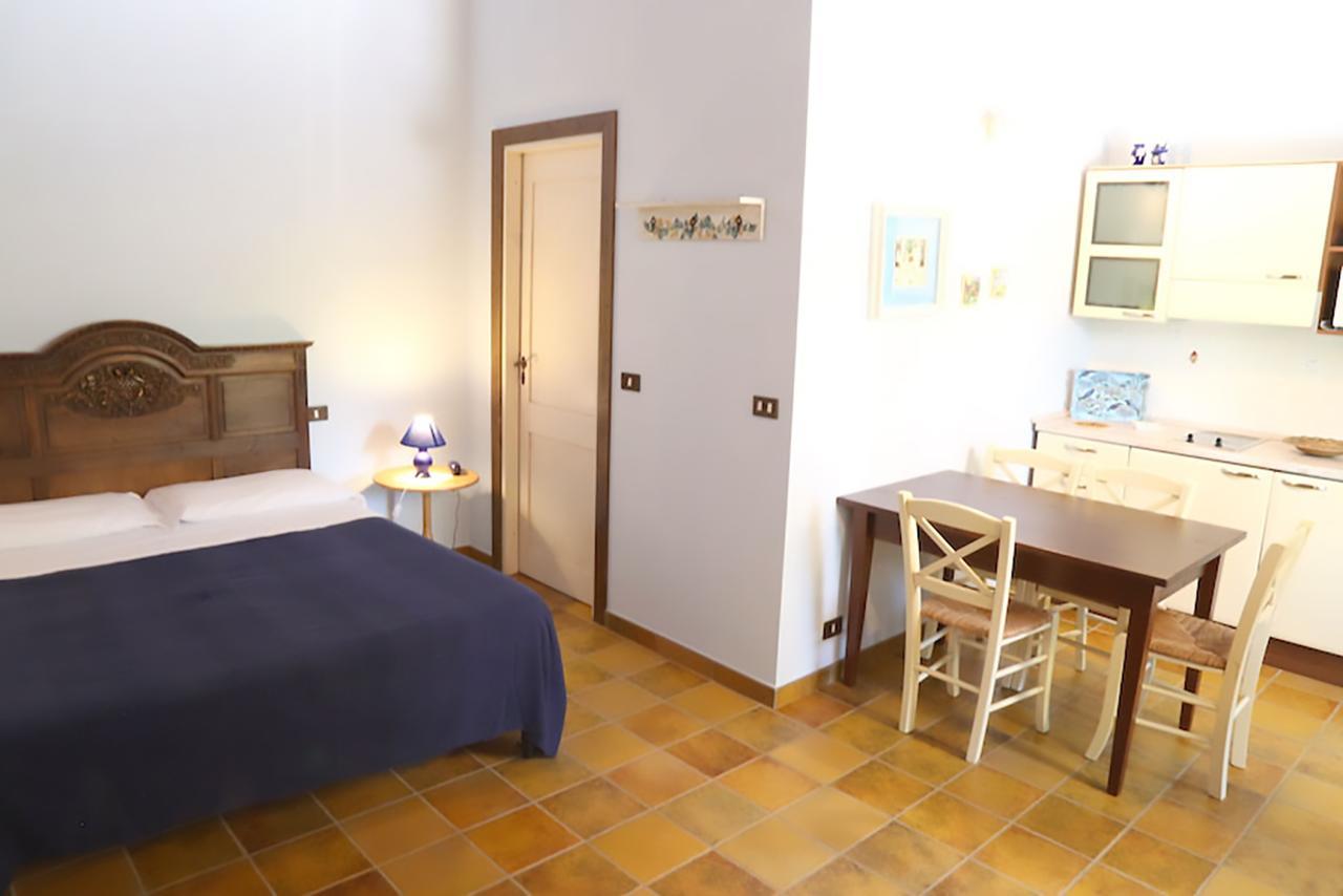 La Locanda Del Picchio Country House Morro dʼOro Esterno foto