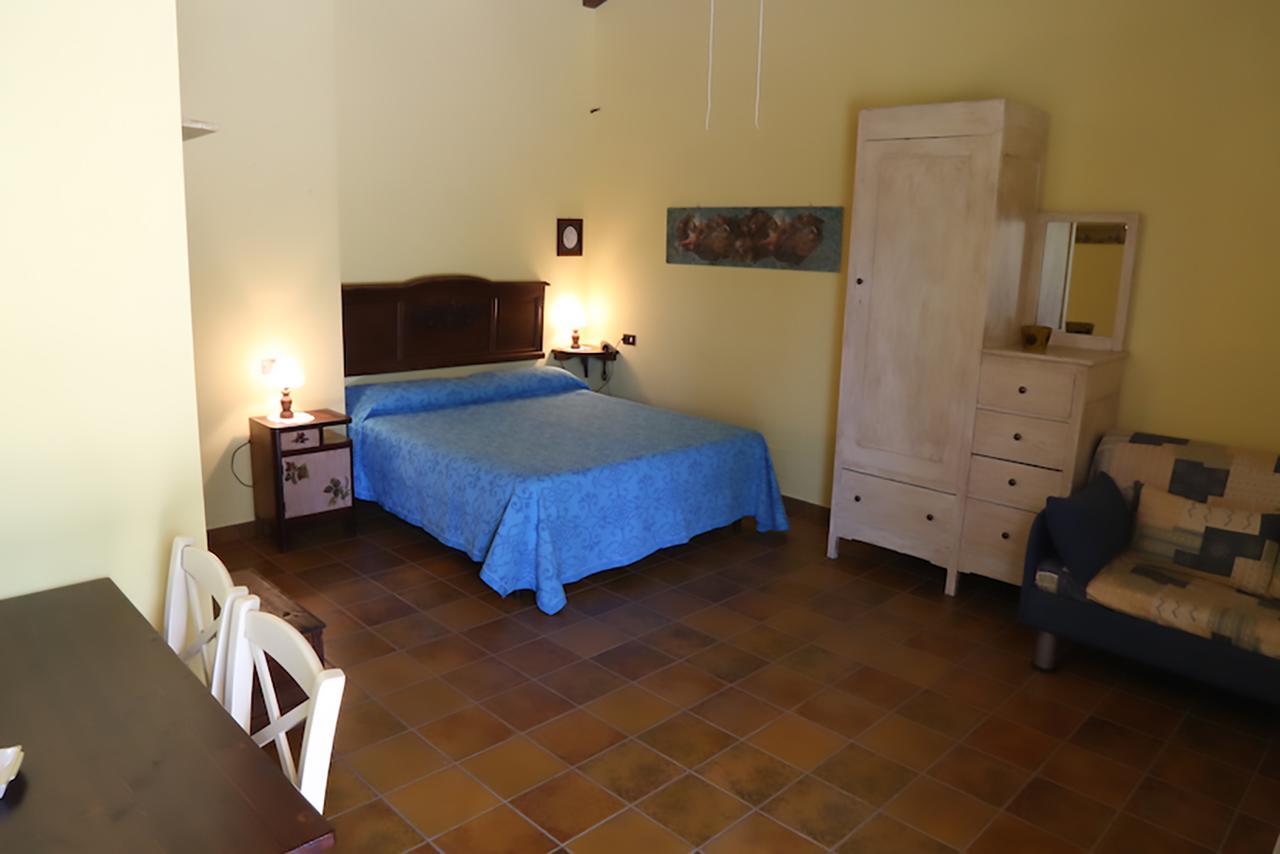 La Locanda Del Picchio Country House Morro dʼOro Esterno foto