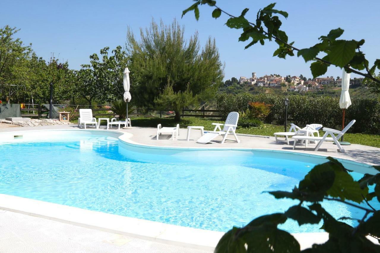 La Locanda Del Picchio Country House Morro dʼOro Esterno foto